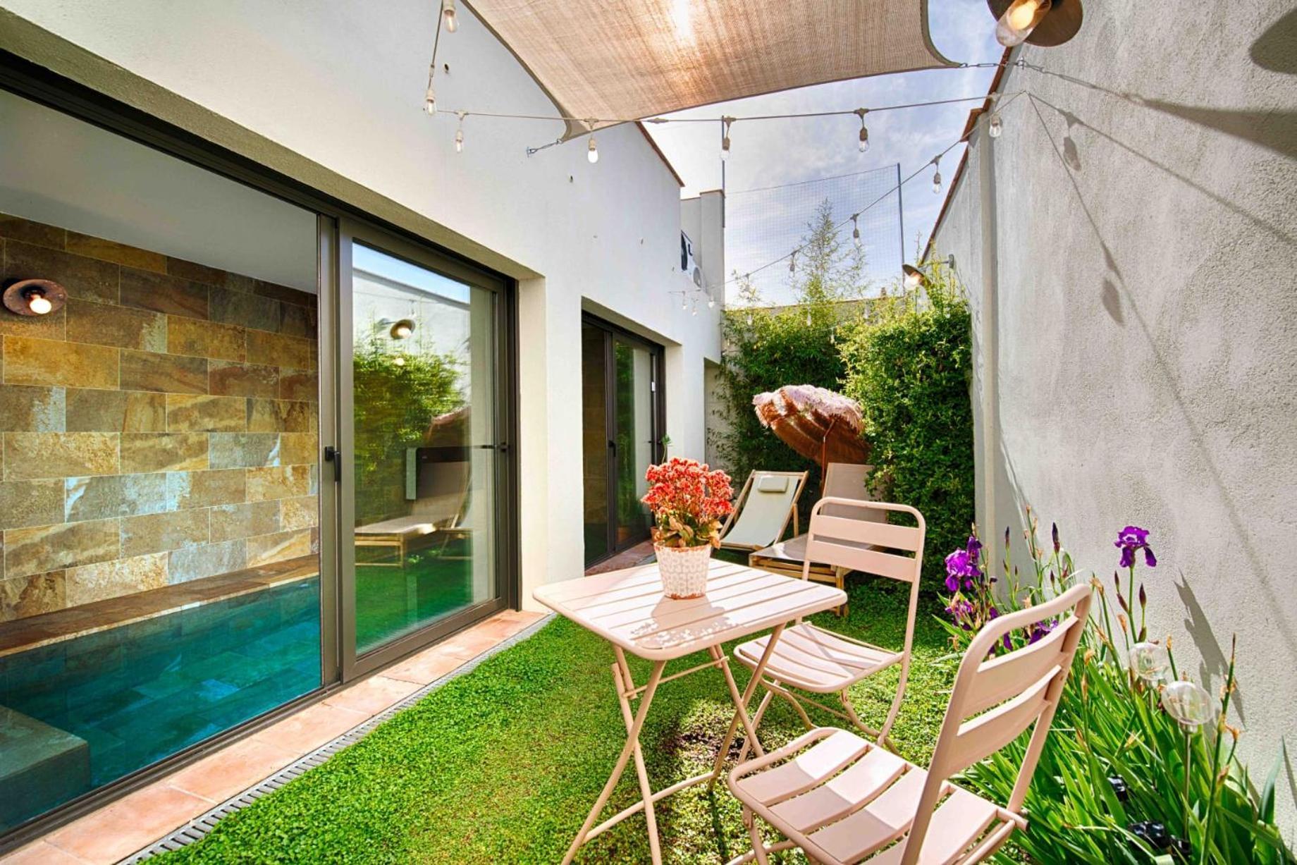 Loft Con Piscina Climatizada De Agua Salada Y Parking En El Centro De Figueres Apartment Figueres  Bagian luar foto