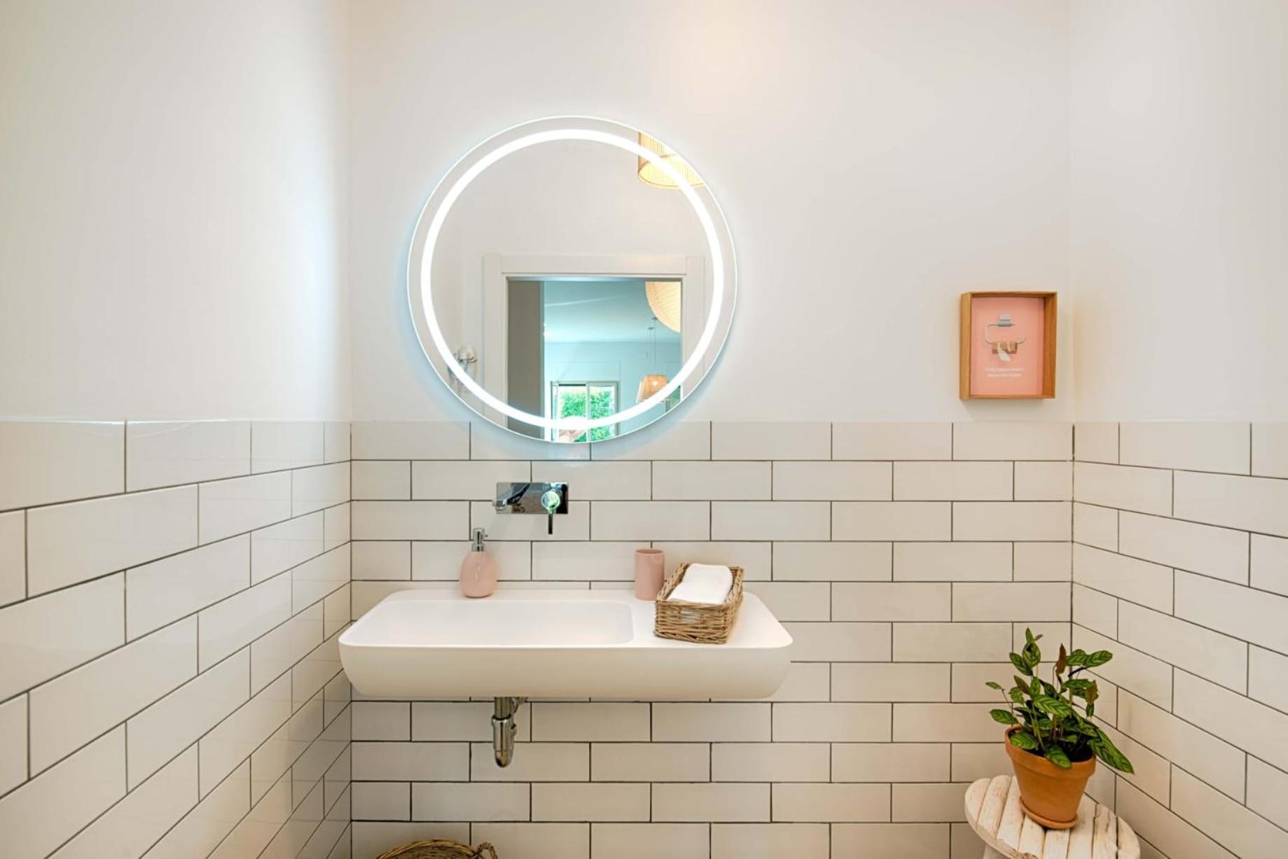 Loft Con Piscina Climatizada De Agua Salada Y Parking En El Centro De Figueres Apartment Figueres  Bagian luar foto